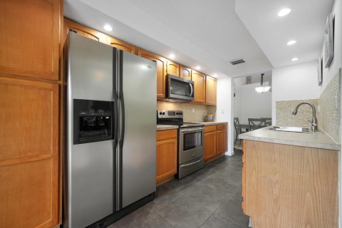 Townhouse in Boca Raton, Florida 3 bedrooms, 148.92 sq.m. № 2374661 - photo 11