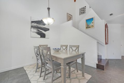 Townhouse in Boca Raton, Florida 3 bedrooms, 148.92 sq.m. № 2374661 - photo 8