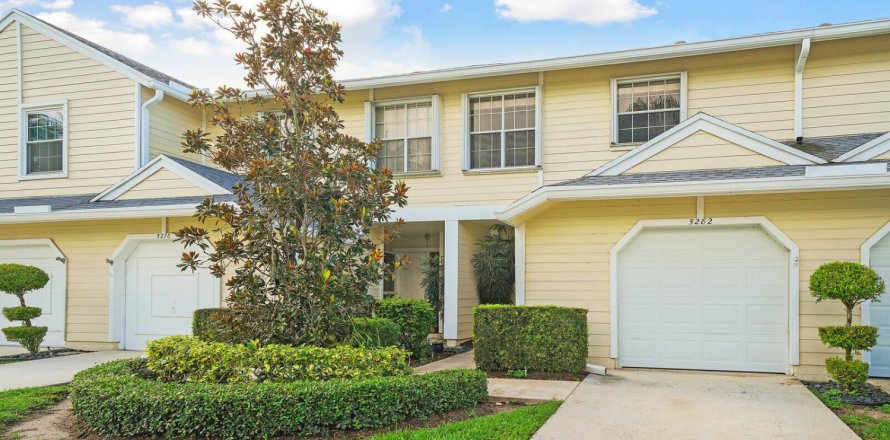 Townhouse in Boca Raton, Florida 3 bedrooms, 148.92 sq.m. № 2374661