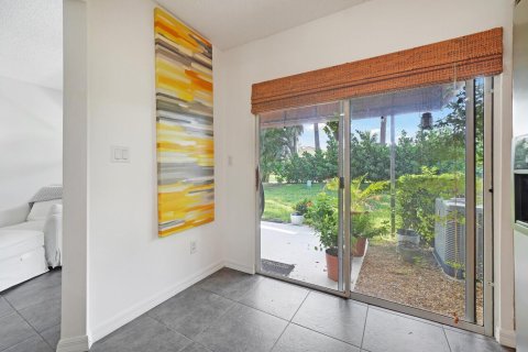 Townhouse in Boca Raton, Florida 3 bedrooms, 148.92 sq.m. № 2374661 - photo 12