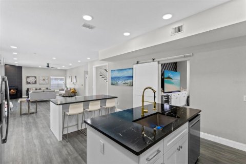 Villa ou maison à vendre à Orlando, Floride: 6 chambres, 367.71 m2 № 2219795 - photo 19