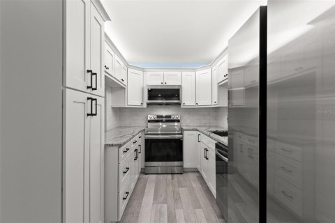 Condominio en alquiler en Palm Harbor, Florida, 2 dormitorios, 100.8 m2 № 1795317 - foto 10