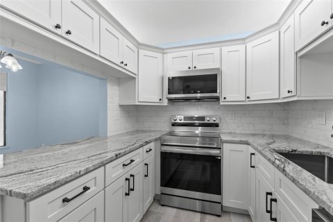 Condominio en alquiler en Palm Harbor, Florida, 2 dormitorios, 100.8 m2 № 1795317 - foto 4