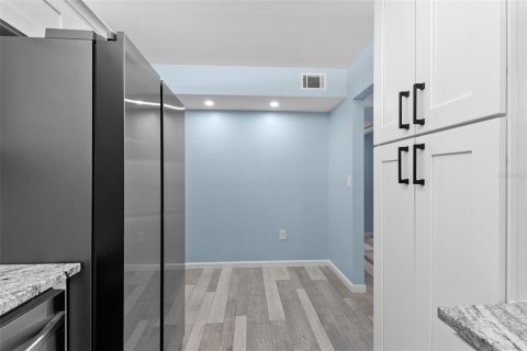 Condominio en alquiler en Palm Harbor, Florida, 2 dormitorios, 100.8 m2 № 1795317 - foto 12