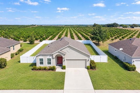 Villa ou maison à Dundee, Floride 3 chambres, 151.8 m2 № 2403261