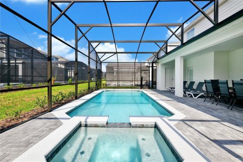 House in Davenport, Florida 8 bedrooms, 374.21 sq.m. № 1848584 - photo 19