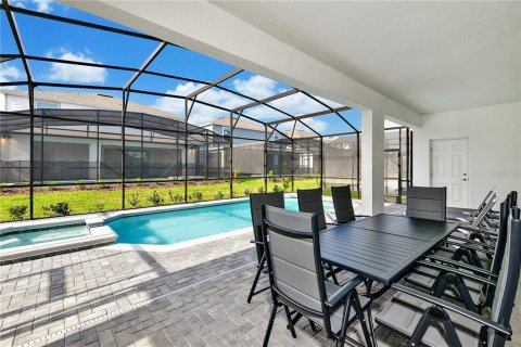 House in Davenport, Florida 8 bedrooms, 374.21 sq.m. № 1848584 - photo 20