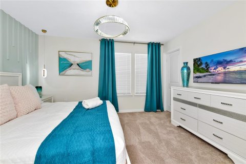 House in Davenport, Florida 8 bedrooms, 374.21 sq.m. № 1848584 - photo 15