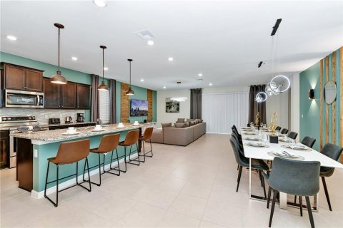 House in Davenport, Florida 8 bedrooms, 374.21 sq.m. № 1848584 - photo 8