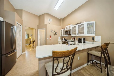 House in Davenport, Florida 4 bedrooms, 180.23 sq.m. № 1112356 - photo 12