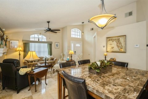 House in Davenport, Florida 4 bedrooms, 180.23 sq.m. № 1112356 - photo 7