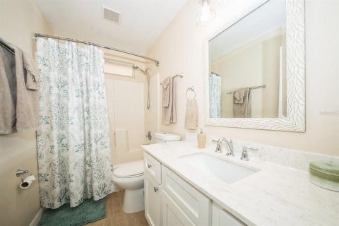 House in Davenport, Florida 4 bedrooms, 180.23 sq.m. № 1112356 - photo 25