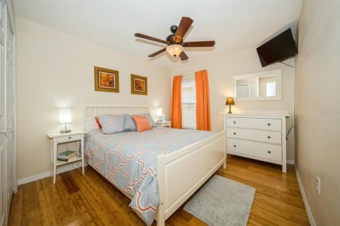 House in Davenport, Florida 4 bedrooms, 180.23 sq.m. № 1112356 - photo 28