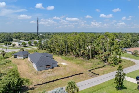 Casa en venta en North Port, Florida, 7 dormitorios, 374.95 m2 № 1877483 - foto 25