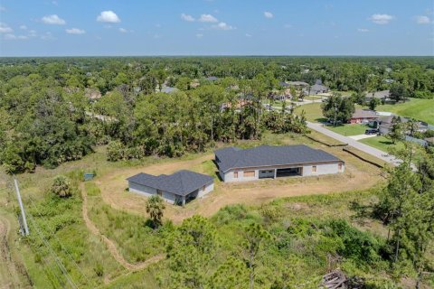 Casa en venta en North Port, Florida, 7 dormitorios, 374.95 m2 № 1877483 - foto 27