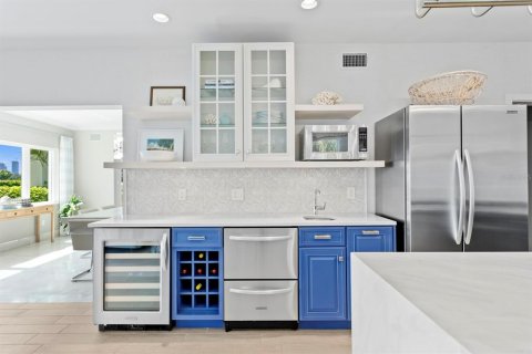 House in Saint Petersburg, Florida 5 bedrooms, 460.33 sq.m. № 1514846 - photo 21