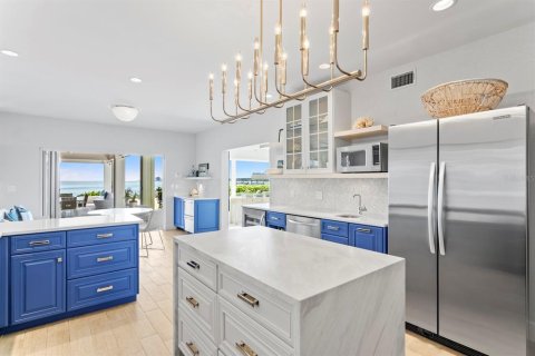 House in Saint Petersburg, Florida 5 bedrooms, 460.33 sq.m. № 1514846 - photo 20