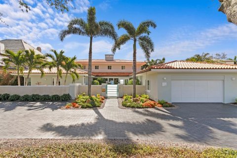 House in Saint Petersburg, Florida 5 bedrooms, 460.33 sq.m. № 1514846 - photo 2