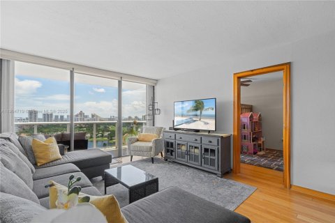 Condo in Aventura, Florida, 2 bedrooms  № 1955157 - photo 21