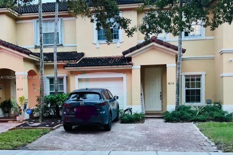 Touwnhouse à louer à Homestead, Floride: 3 chambres, 127.09 m2 № 1977433 - photo 1