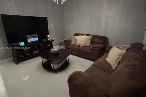 Touwnhouse à louer à Homestead, Floride: 3 chambres, 127.09 m2 № 1977433 - photo 6