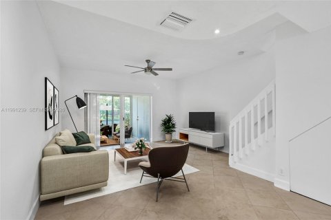 Villa ou maison à vendre à Margate, Floride: 2 chambres № 2052495 - photo 4