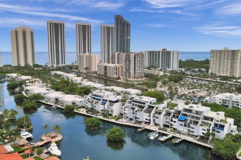Condo in Sunny Isles Beach, Florida, 3 bedrooms  № 1739904 - photo 5