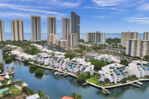 Condo in Sunny Isles Beach, Florida, 3 bedrooms  № 1739904 - photo 30