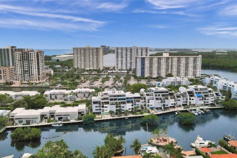 Condo in Sunny Isles Beach, Florida, 3 bedrooms  № 1739904 - photo 7