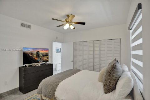 Condo in Sunny Isles Beach, Florida, 3 bedrooms  № 1739904 - photo 16