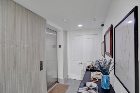 Condo in Sunny Isles Beach, Florida, 3 bedrooms  № 1739904 - photo 10
