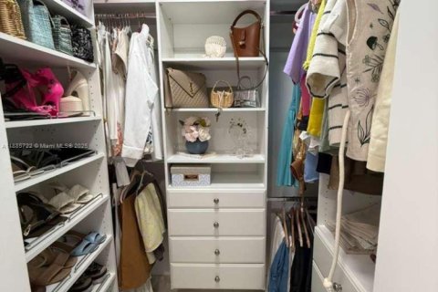 Copropriété à louer à Miami, Floride: 2 chambres, 105.91 m2 № 1932340 - photo 9