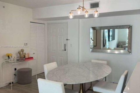 Copropriété à louer à Miami, Floride: 2 chambres, 105.91 m2 № 1932340 - photo 6