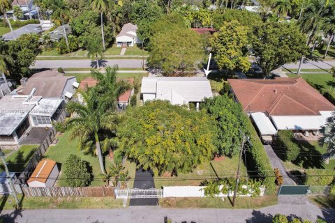 House in Hollywood, Florida 3 bedrooms, 158.86 sq.m. № 1952657 - photo 21