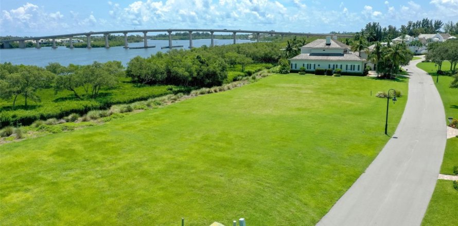 Land in Vero Beach, Florida № 652508