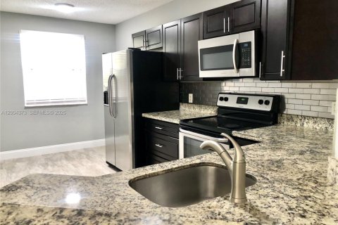 Appartement à Coral Springs, Floride 3 chambres, 108.32 m2 № 2070361