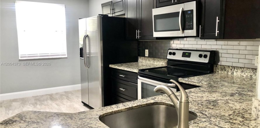 Appartement à Coral Springs, Floride 3 chambres, 108.32 m2 № 2070361
