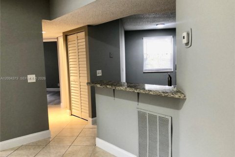 Appartement à louer à Coral Springs, Floride: 3 chambres, 108.32 m2 № 2070361 - photo 8