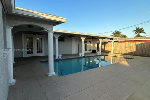 House in Hollywood, Florida 3 bedrooms, 134.71 sq.m. № 2036223 - photo 29