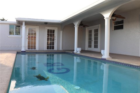 Купить виллу или дом в Холливуд, Флорида 3 спальни, 134.71м2, № 2036223 - фото 9