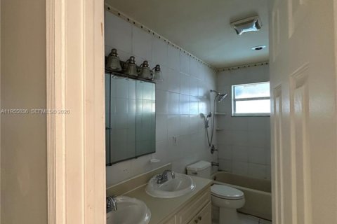 Купить виллу или дом в Холливуд, Флорида 3 спальни, 134.71м2, № 2036223 - фото 22