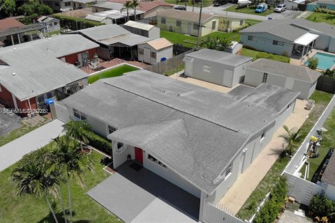 Дом в Холливуд, Флорида 3 спальни, 134.71м2 № 2036223