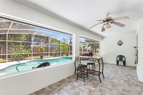 House in Haines City, Florida 3 bedrooms, 197.7 sq.m. № 2114504 - photo 27