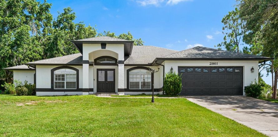 House in Haines City, Florida 3 bedrooms, 197.7 sq.m. № 2114504