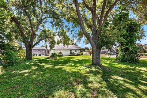 House in Haines City, Florida 3 bedrooms, 197.7 sq.m. № 2114504 - photo 30