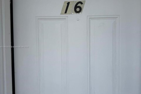 Купить кондоминиум в Хайалиа, Флорида 2 спальни, 77.02м2, № 1891240 - фото 2