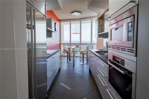 Apartment in Sunny Isles Beach, Florida 2 bedrooms, 123 sq.m. № 2024751 - photo 17