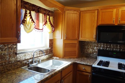 Condo in Saint Petersburg, Florida, 2 bedrooms  № 2202086 - photo 19