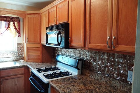 Condo in Saint Petersburg, Florida, 2 bedrooms  № 2202086 - photo 21