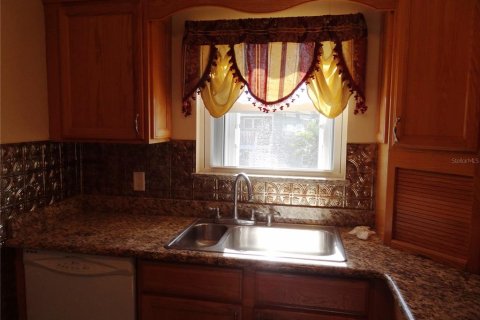 Condo in Saint Petersburg, Florida, 2 bedrooms  № 2202086 - photo 20
